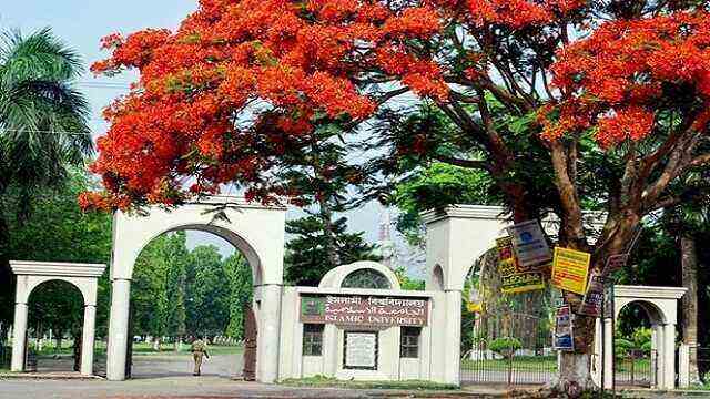 ইসলামী বিশ্ববিদ্যালয়ে ভাঙচুর–মারধরের পর খাবার হোটেল বন্ধ করে দিল ছাত্রলীগ