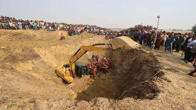 রাজশাহীতে গর্ত থেকে উদ্ধার করা শিশুটি বেঁচে নেই