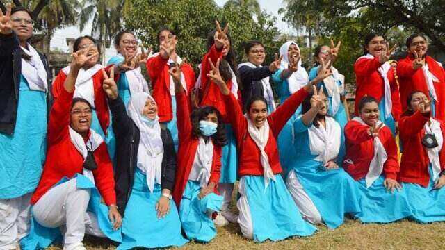 মাধ্যমিক স্কুল সার্টিফিকেট (এসএসসি) ও সমমান পরীক্ষার ফল প্রকাশ:পাসের হার শতভাগ প্রায়