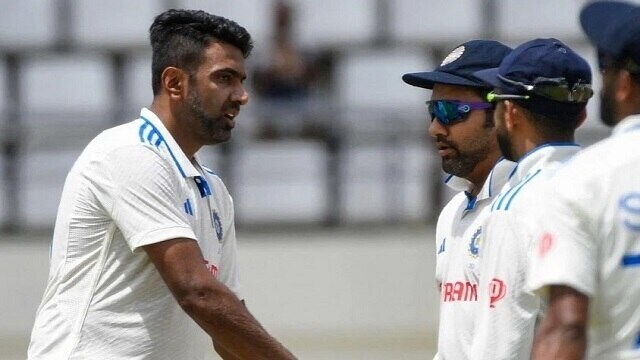 বাবা–ছেলে দুজনকেই আউট করে বোথাম–আকরামদের পাশে অশ্বিন