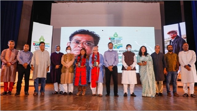 এক্সিম ব্যাংক-অন্যদিন হুমায়ূন আহমেদ সাহিত্য পুরস্কার পেলেন তাঁরা