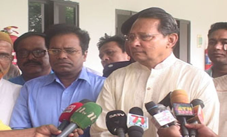 জিয়া পরিবারের মুখোশ উন্মোচন করতে না পারলে বাংলাদেশ নিরাপদ হবে না: তথ্যমন্ত্রী